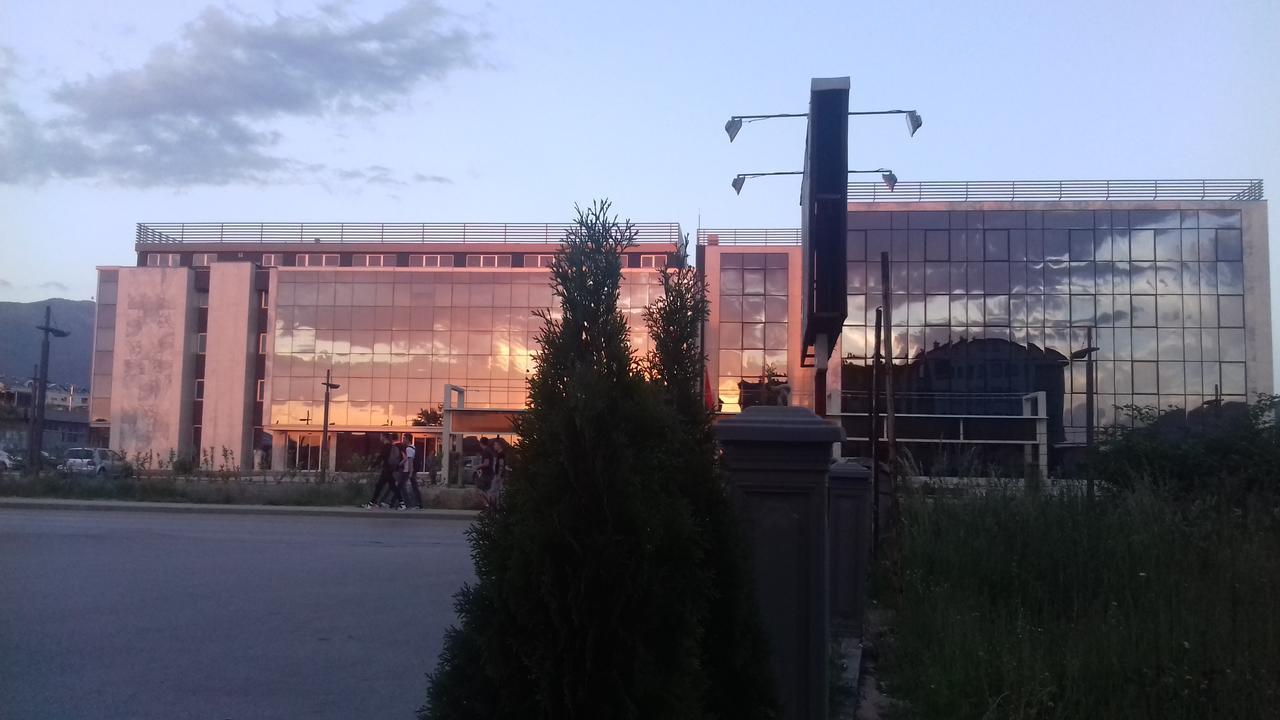 Hotel Victoria Lukavica Exterior foto