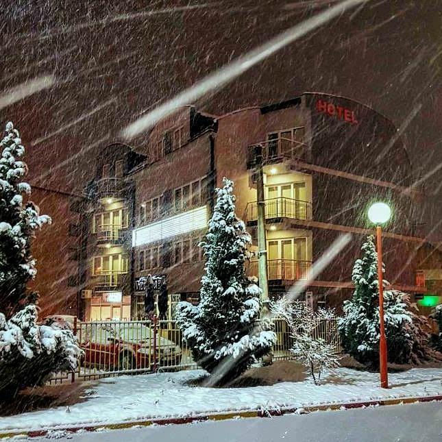 Hotel Victoria Lukavica Exterior foto